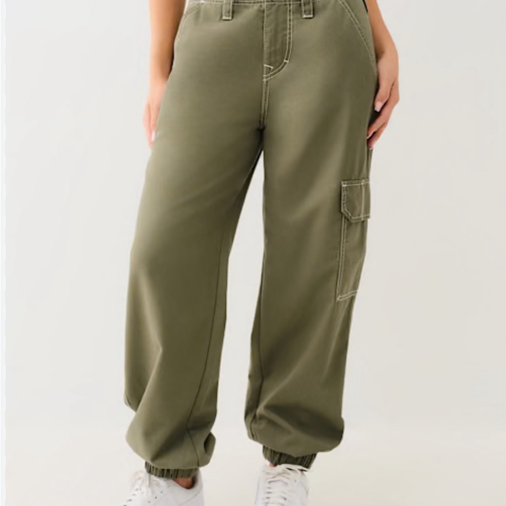 TRUE RELIGION OLIVE/MILITARY BOBBI BAGGY CARGO JOGGERS
BIG T PANTS SIZE 26